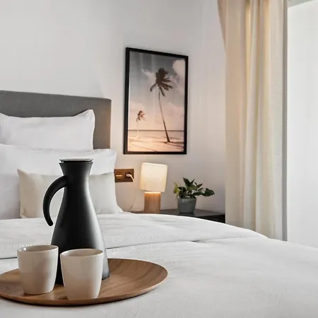 Apartment Modern - 2 Bedrooms, Beachside - Puerto Banus