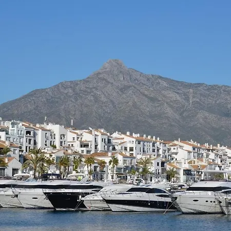 Modern - 2 Bedrooms, Beachside - Puerto Banus Apartment