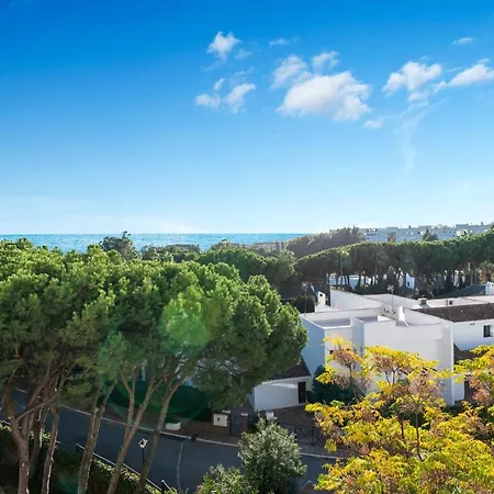 Modern - 2 Bedrooms, Beachside - Puerto Banus Apartment Marbella
