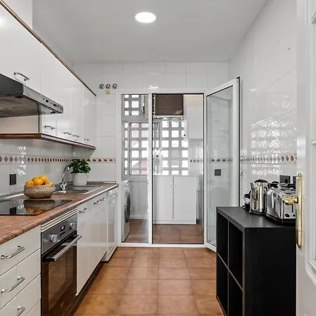 Modern - 2 Bedrooms, Beachside - Puerto Banus Marbella