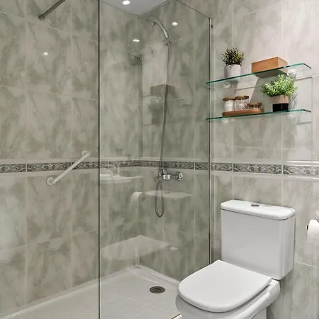 Apartment Modern - 2 Bedrooms, Beachside - Puerto Banus
