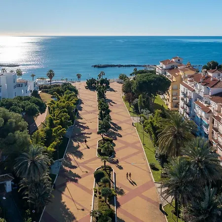 Apartment Modern - 2 Bedrooms, Beachside - Puerto Banus